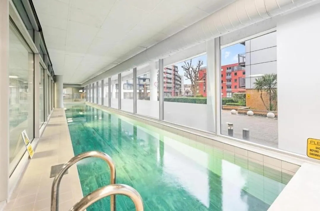 Cozy Greenwich Condo London